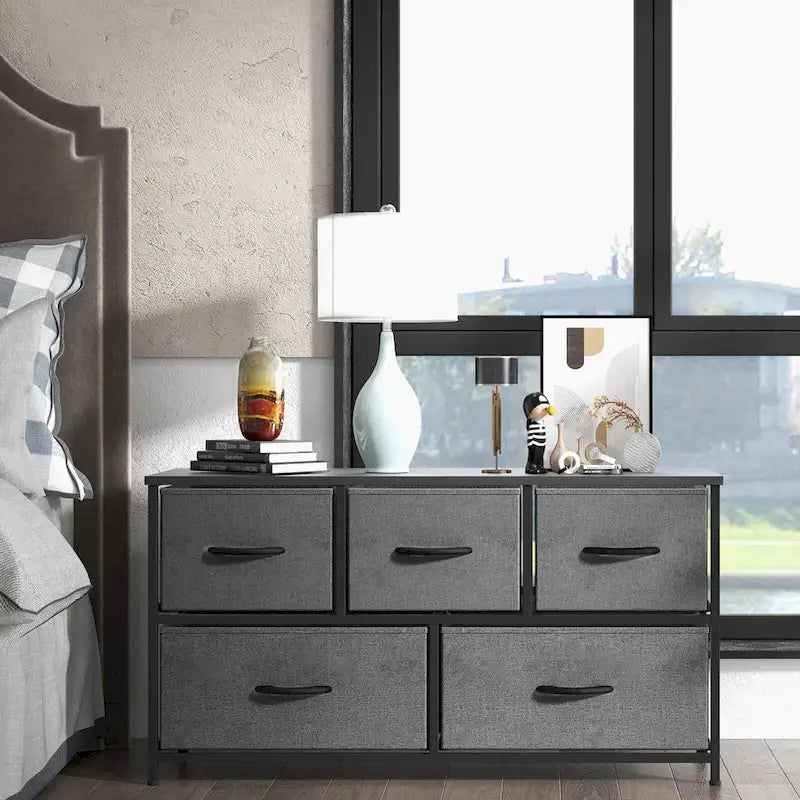 Commode à 5 tiroirs avec cadre en métal et plateau en bois